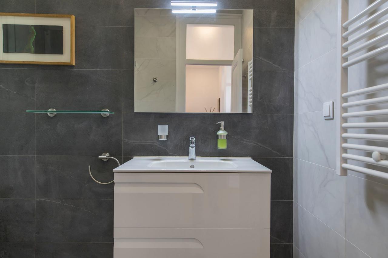 Lovelystay - Comfortable Apartment With River Views リスボン エクステリア 写真